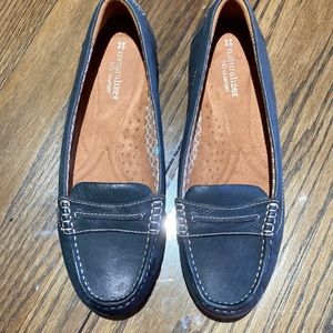 Naturalized N5 comfort shoes in barely used condition. Size 8.5m. All leather